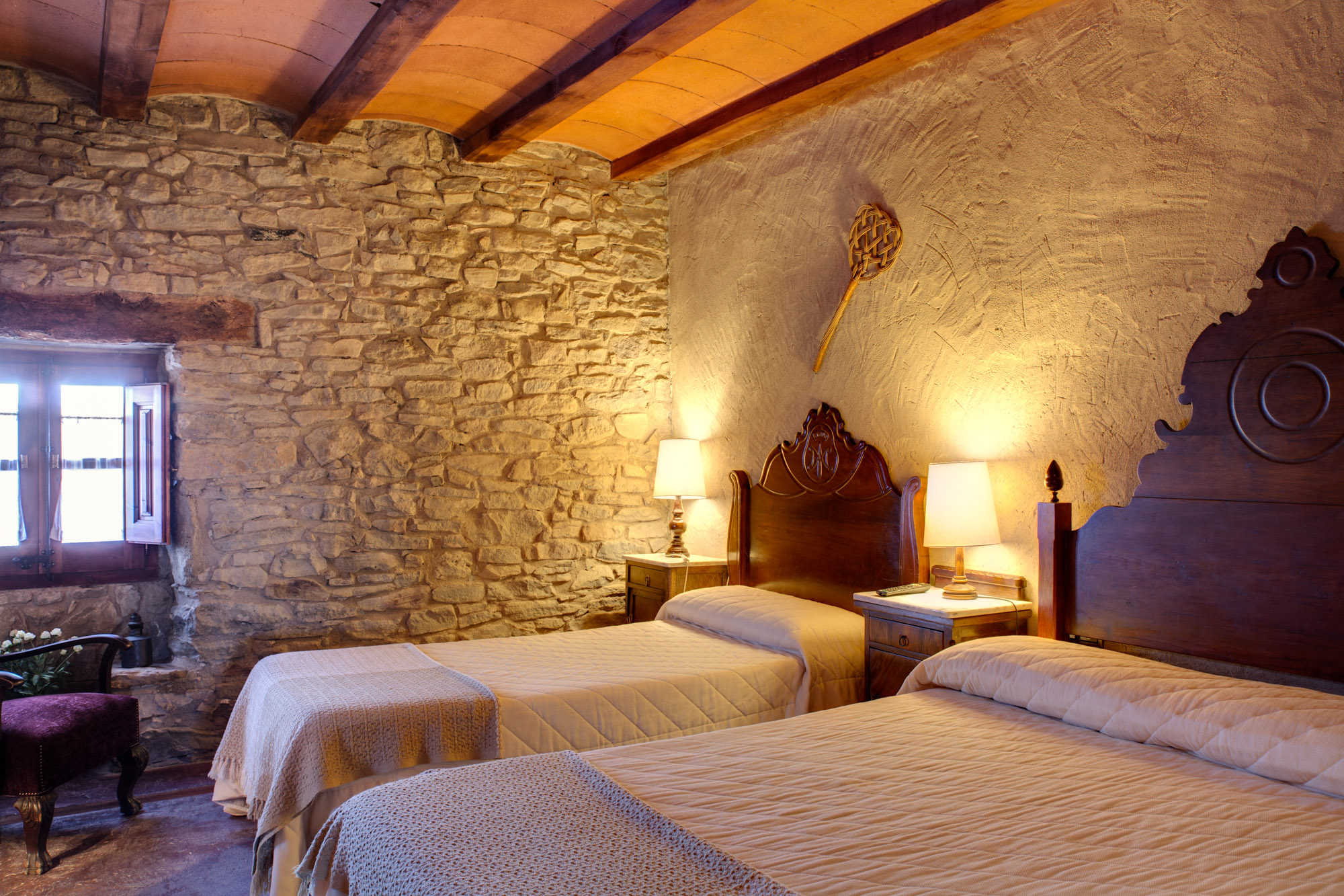 La Tor de Montclar - Cardona: Salt Mountain and Medieval Castle